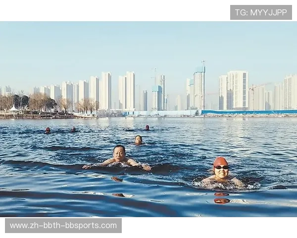 鹰潭冬泳者：寒江勇者的冬日挑战